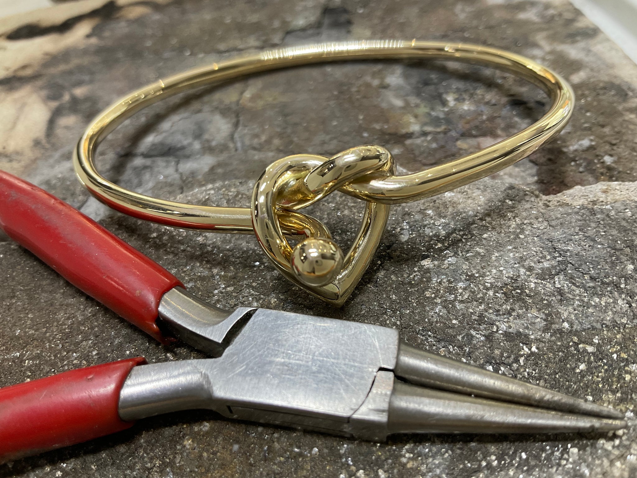 HANDMADE YELLOW GOLD BANGLE