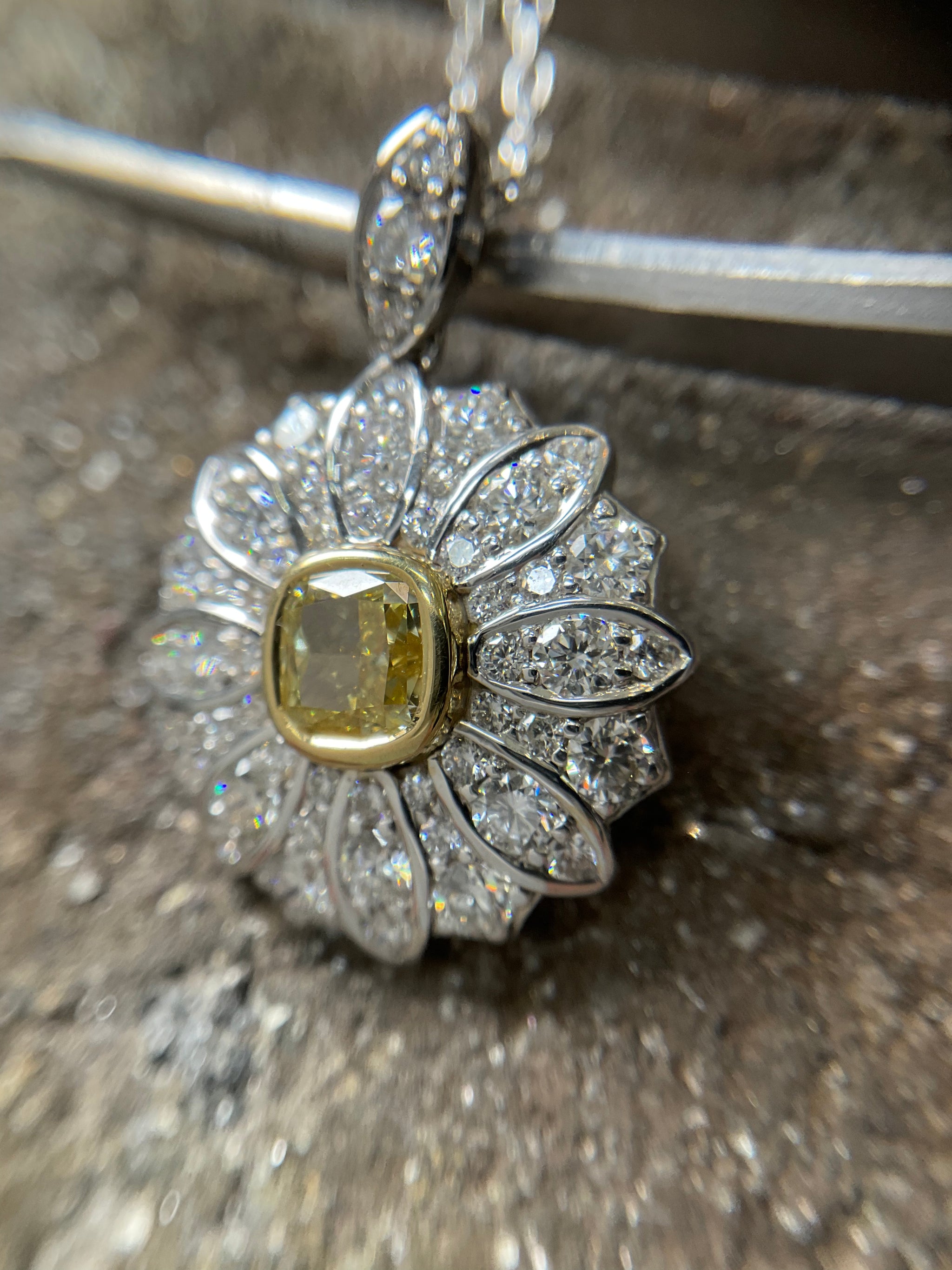 HANDMADE DIAMOND AND GOLD FLOWER PENDANT