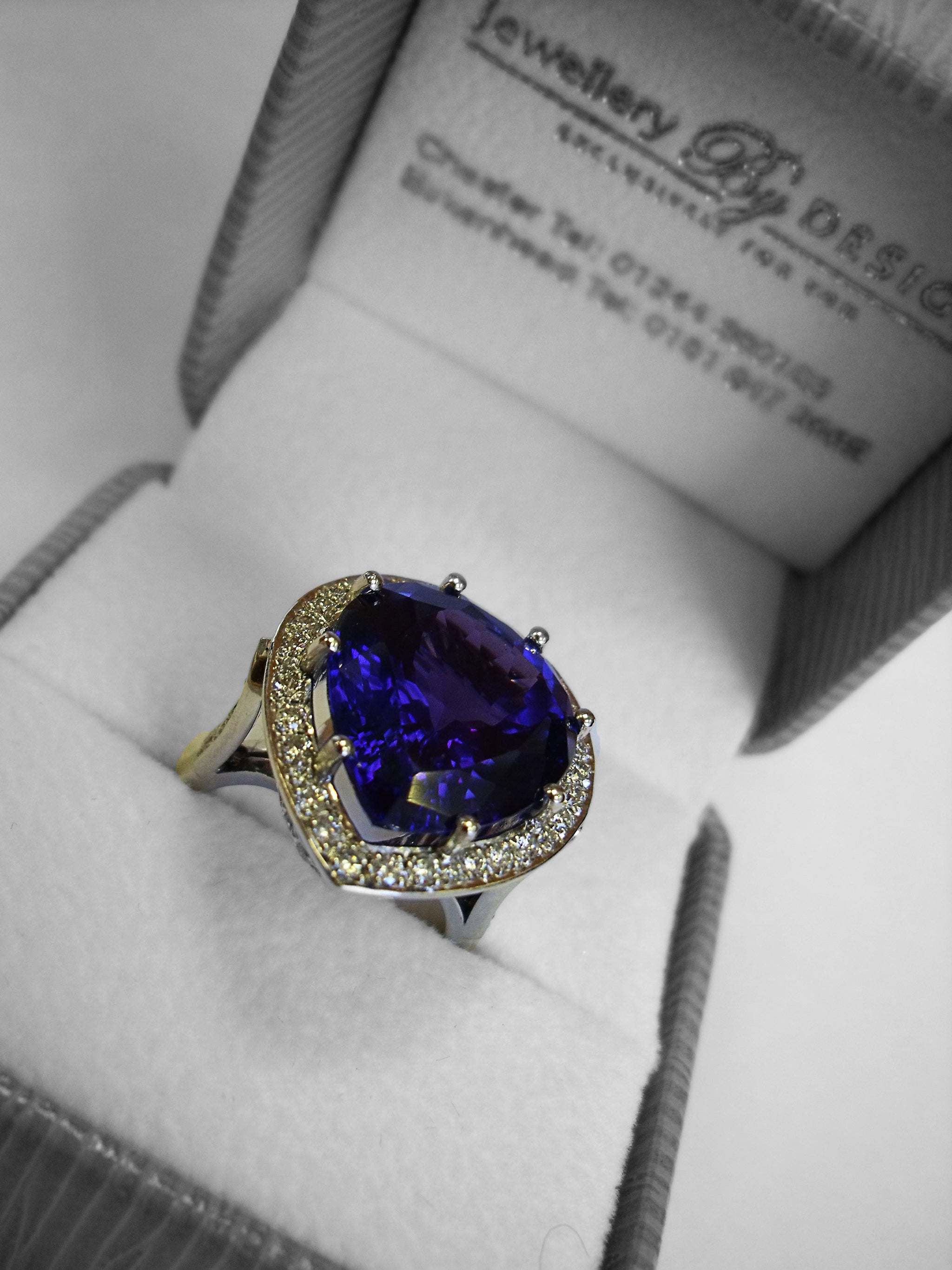 LADIES HANDMADE JEWELLERY - HANDMADE TANZANITE DIAMOND RING