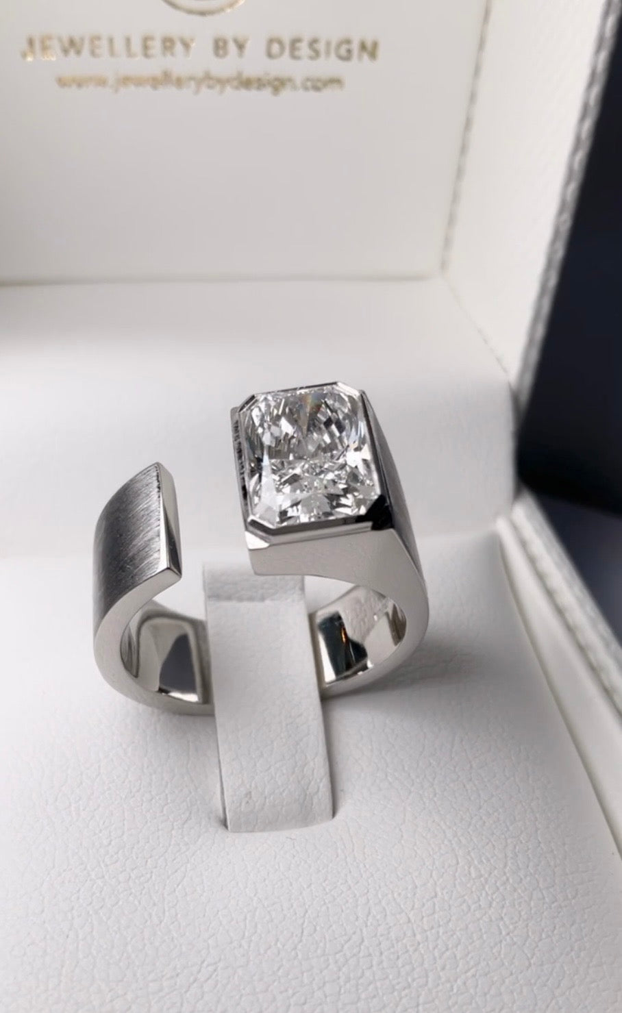 BESPOKE PLATINUM RING