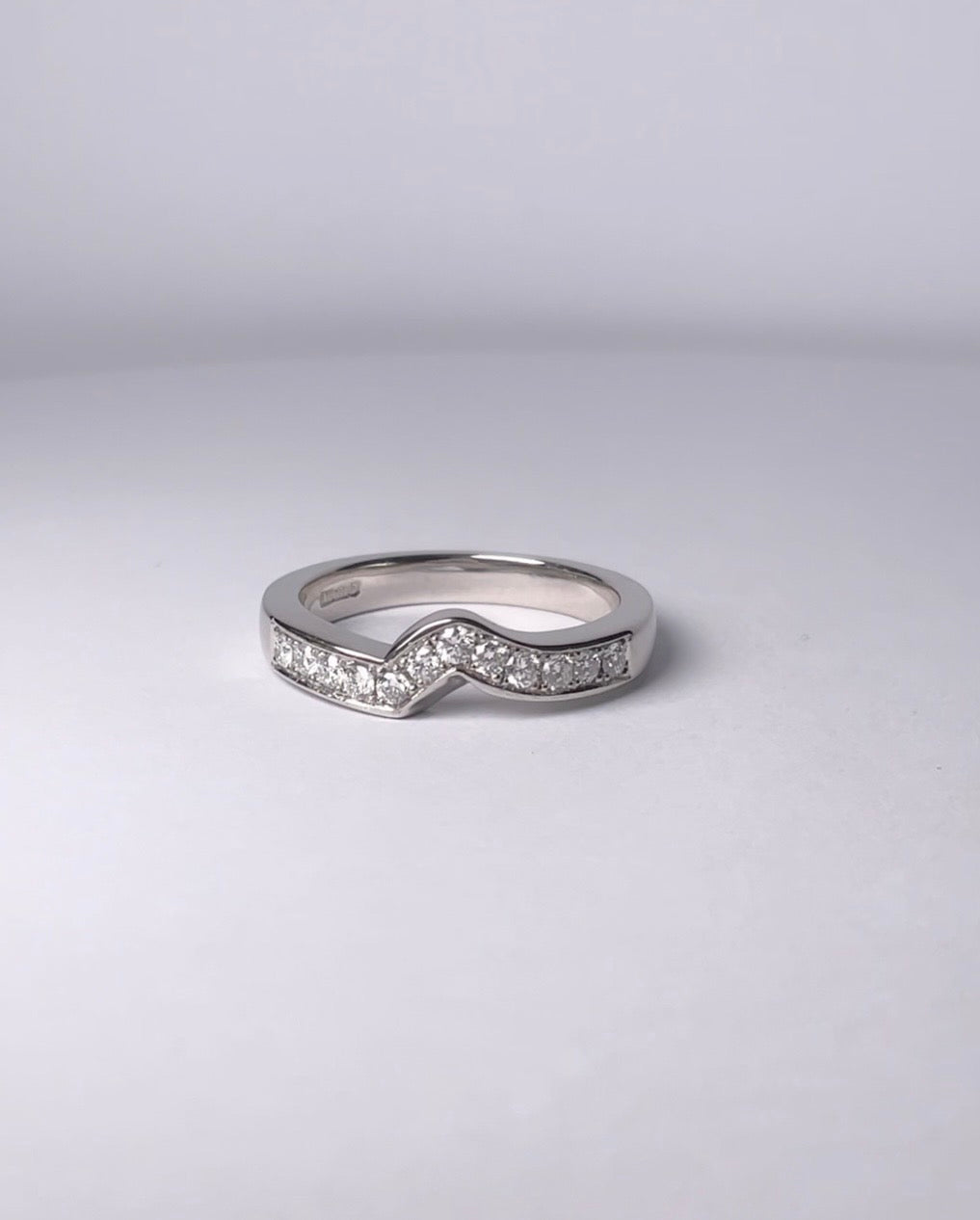 HANDMADE SHAPED ETERNITY RING