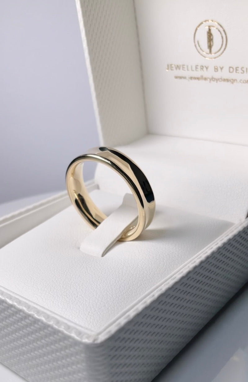 HANDMADE CONCAVE WEDDING RING