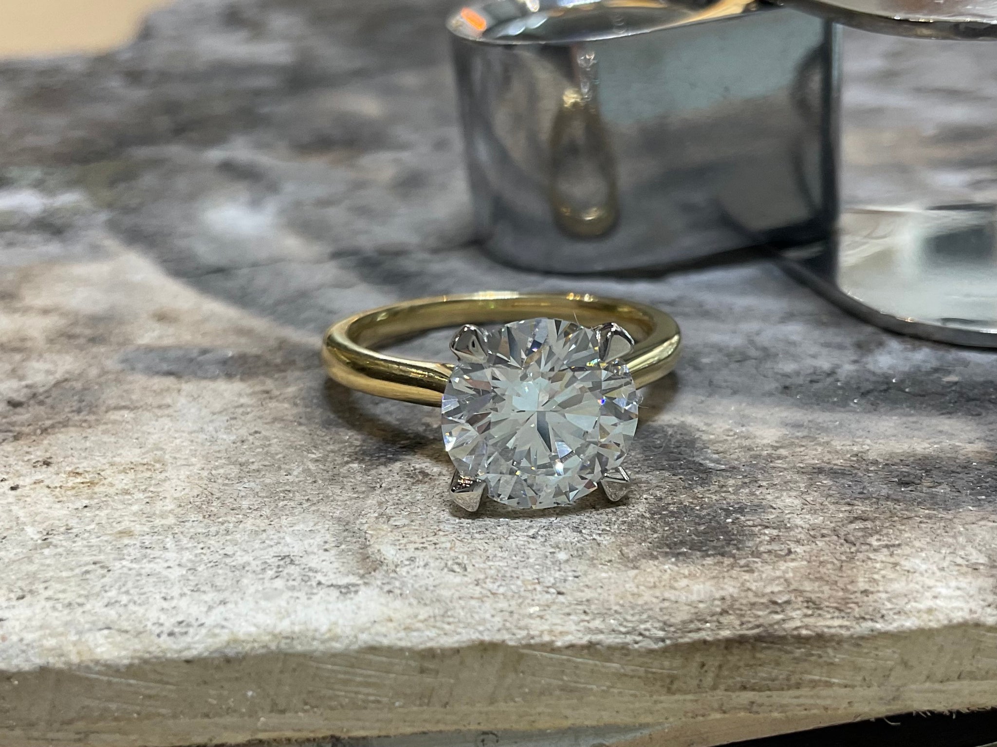 LAB GROWN BRILLIANT CUT DIAMOND RING - rx5586-18yplt-rnd-lab-0326