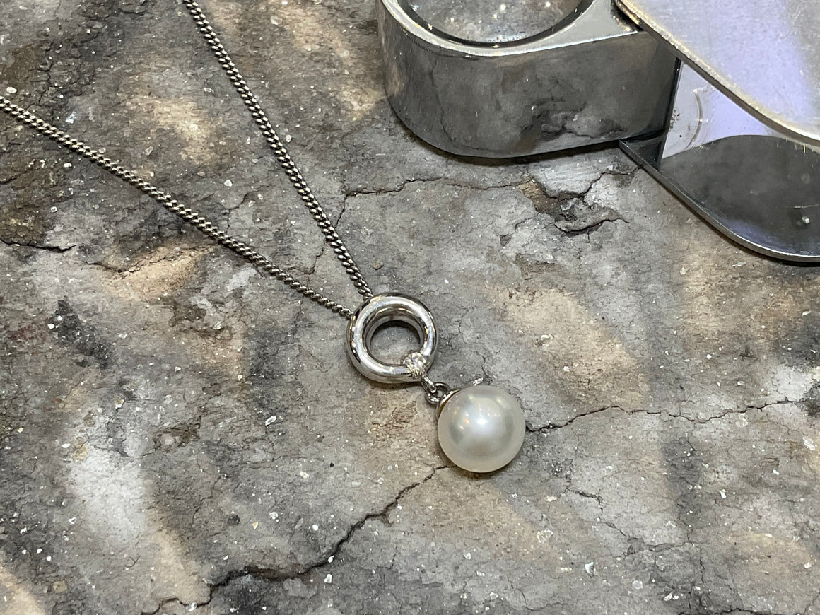 DIAMOND & PEARL PENDANT - pb084w