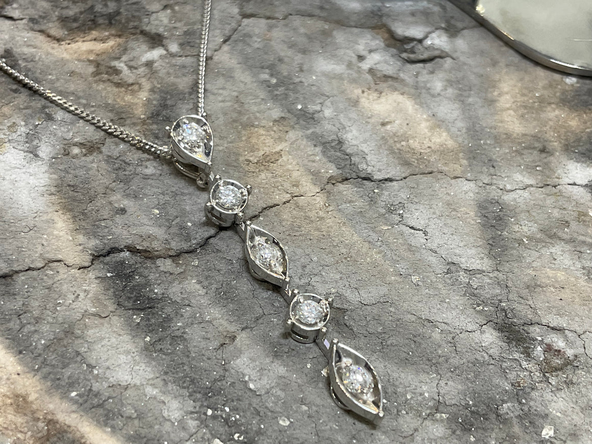 WHITE GOLD DIAMOND PENDANT - hsp1011-18w