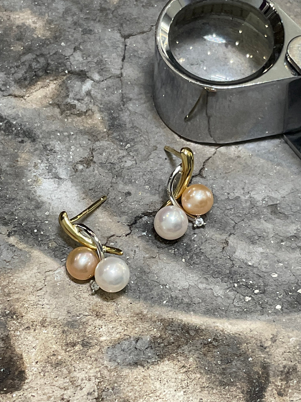 FRESHWATER PEARL & DIAMOND EARRINGS - 8g06dcp