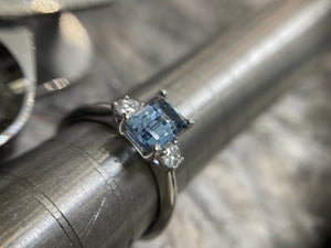 AQUAMARINE AND DIAMOND RING - trl50033plt-1123