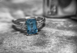 AQUAMARINE AND DIAMOND RING - trl50033plt-1123