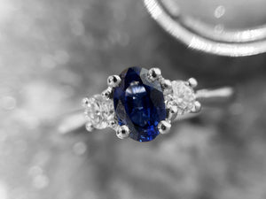 PLATINUM SAPPHIRE AND DIAMOND RING - rx4148plt-0325