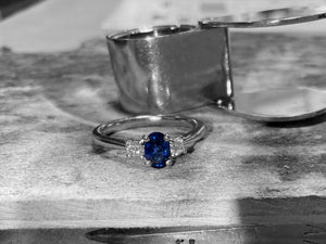 PLATINUM SAPPHIRE AND DIAMOND RING - rx4148plt-0325