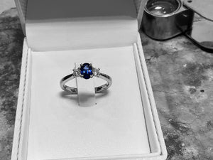 PLATINUM SAPPHIRE AND DIAMOND RING - rx4148plt-0325