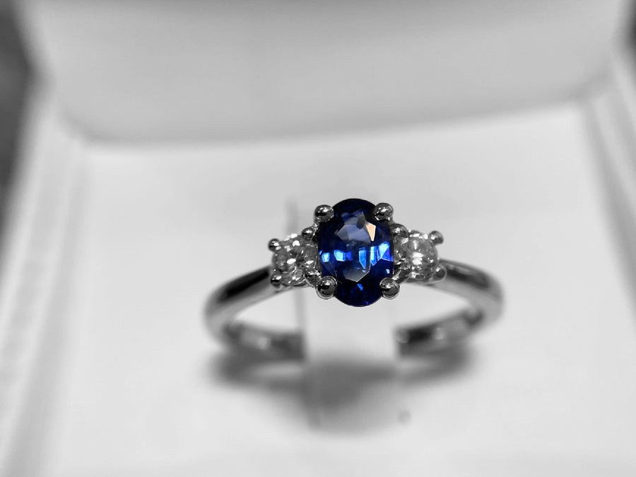 PLATINUM SAPPHIRE AND DIAMOND RING - rx4148plt-0325