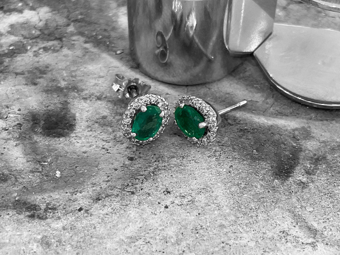 DIAMOND AND EMERALD EARRINGS - 7f65w-18de