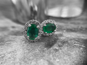 DIAMOND AND EMERALD EARRINGS - 7f65w-18de