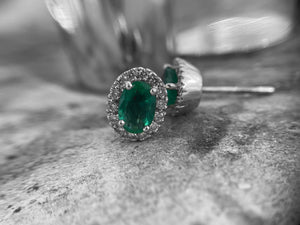 DIAMOND AND EMERALD EARRINGS - 7f65w-18de