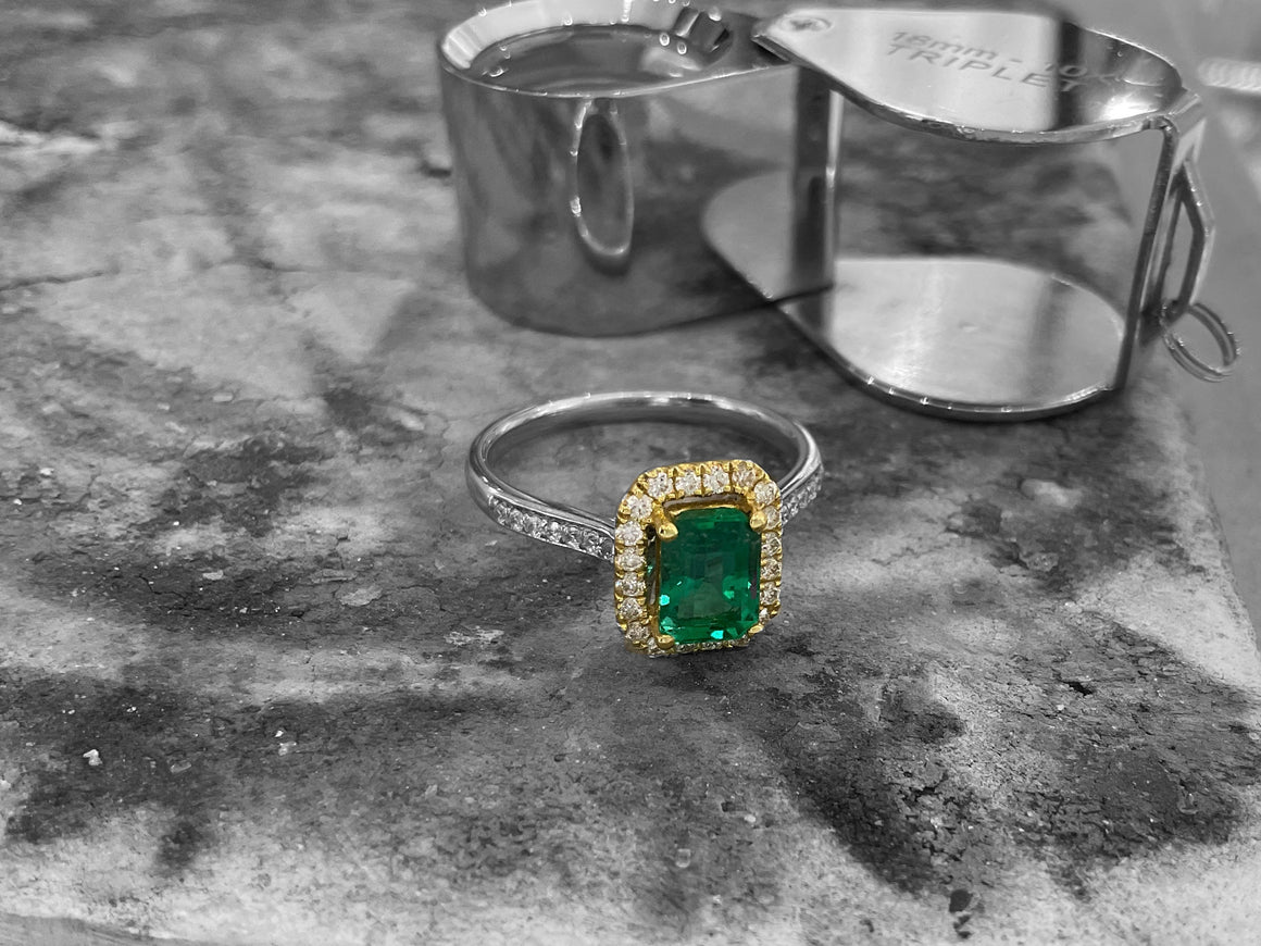 WHITE & YELLOW GOLD EMERALD AND DIAMOND RING - dsc40-7x5-18wy-1115