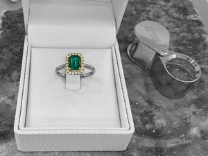 WHITE & YELLOW GOLD EMERALD AND DIAMOND RING - dsc40-7x5-18wy-1115