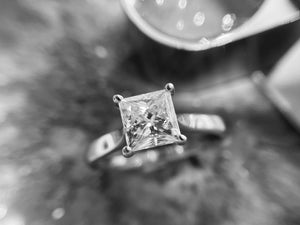 WHITE GOLD PRINCESS CUT DIAMOND RING - mwss059710018w310