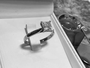 WHITE GOLD PRINCESS CUT DIAMOND RING - mwss059710018w310