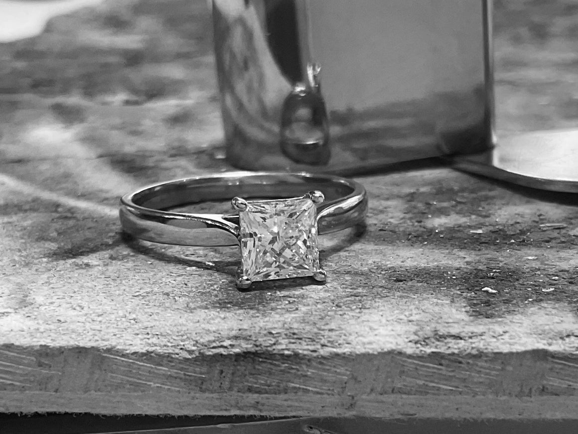 WHITE GOLD PRINCESS CUT DIAMOND RING - mwss059710018w310