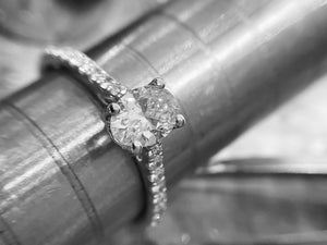 OVAL CUT DIAMOND RING - eng5488plt-0622