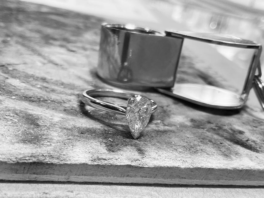 PLATINUM PEAR CUT DIAMOND RING - lt1031pp-plat1021