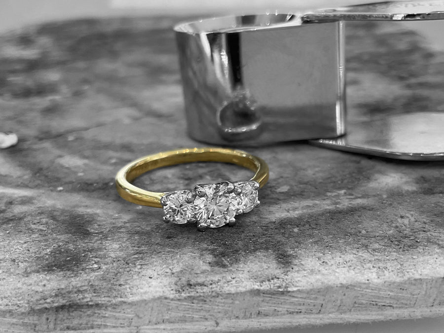 18ct YELLOW GOLD DIAMOND TRILOGY RING - rx3390-18yplt-tril-0825
