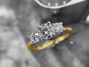 18ct YELLOW GOLD DIAMOND TRILOGY RING - rx3390-18yplt-tril-0825