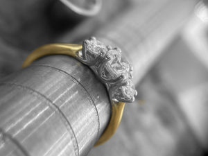 18ct YELLOW GOLD DIAMOND TRILOGY RING - rx3390-18yplt-tril-0825