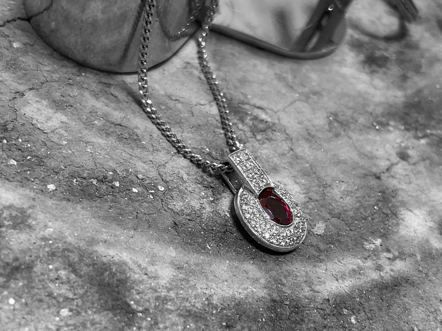 WHITE GOLD DIAMOND AND RUBY NECKLACE - 6b46w18dr
