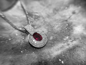 WHITE GOLD DIAMOND AND RUBY NECKLACE - 6b46w18dr