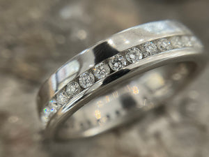 WHITE GOLD WEDDING RING - et10918w