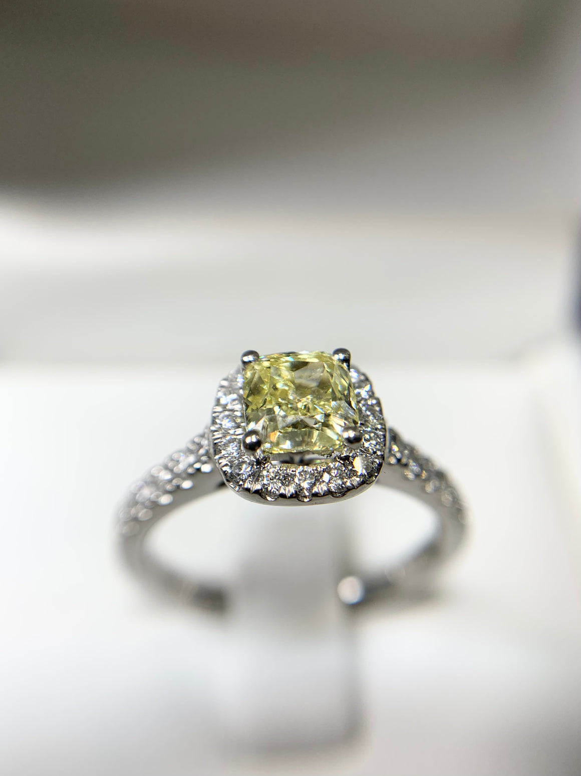 Natural yellow diamond ring. Rx4333plat-yel-0621