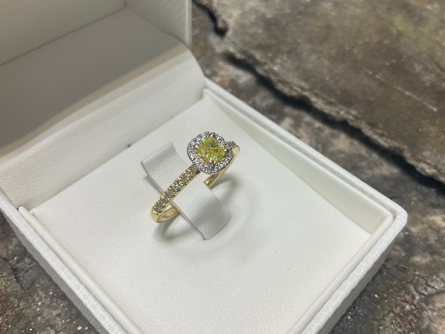 Yellow and white diamond ring. Rx6374-18yw0621