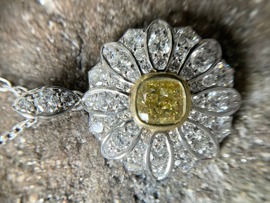 Natural yellow diamond pendant. Bespoke-pe528-18w1121